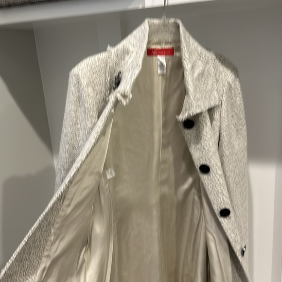 Gorgeous Anne Klein Black and Ivory Tweed Coat size Large - Picture 6 of 7